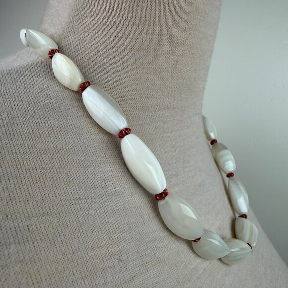 Asian White Agate Trade Bead Necklace 23.5" - Picture 4 of 9